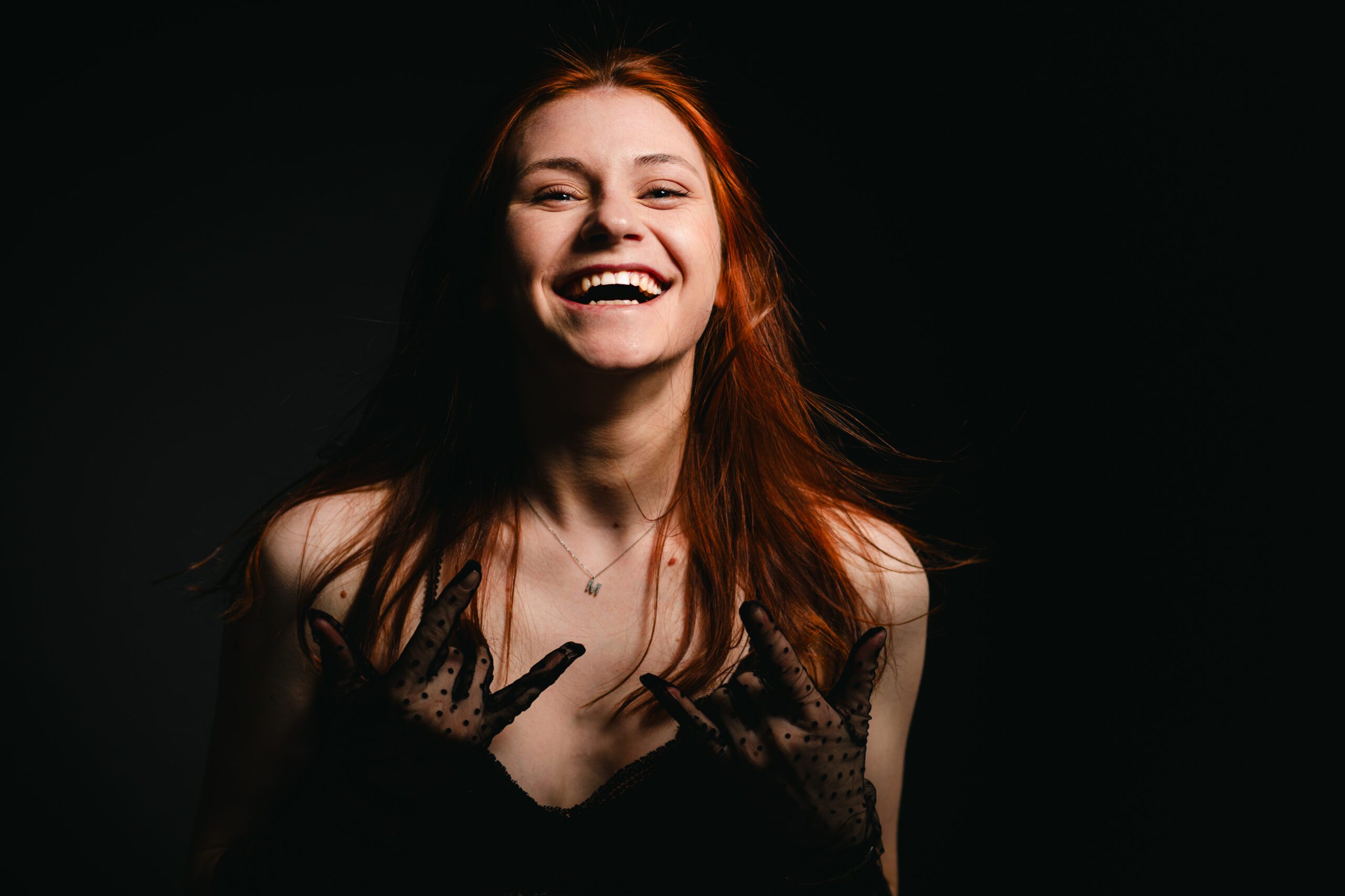 Kobieca sesja studyjna.